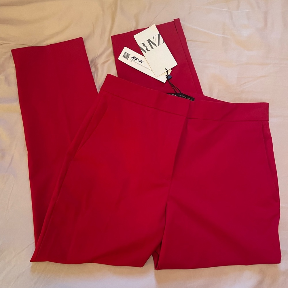 NWT size 6 Zara cropped Dress Pant ! Red